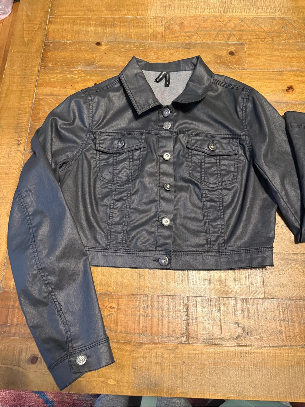 Black Cropped Jacket ⢠Button Front ⢠- Picture 3 of 7